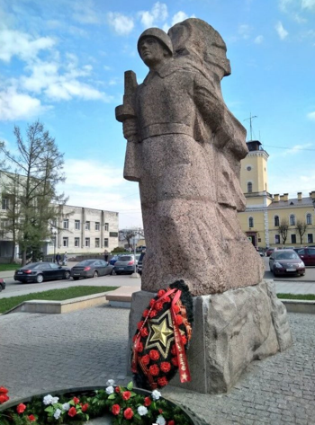 Памятник защитникам и освободителям города Гатчины