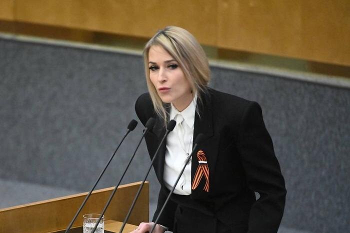 Яна Лантратова. Обложка © Life.ru