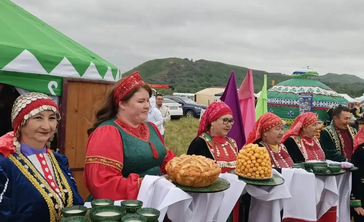 Праздник прошел на поляне села Рысаево под Медногорском.  Фото: Фото: предоставлено пресс-службой правительства Оренбургской области