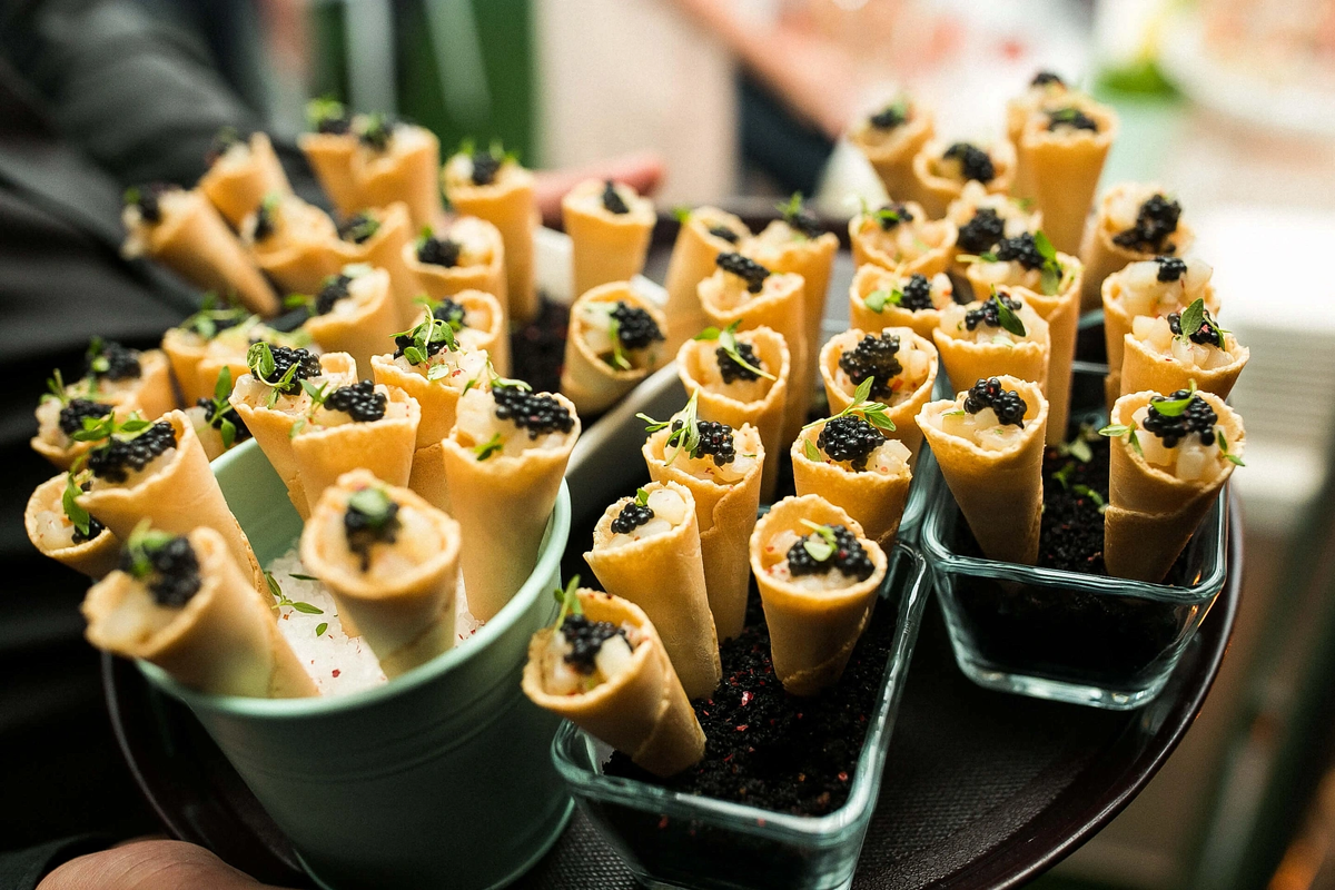 Готовые десерты на свадьбу с доставкой по Москве - shop.m-catering.ru