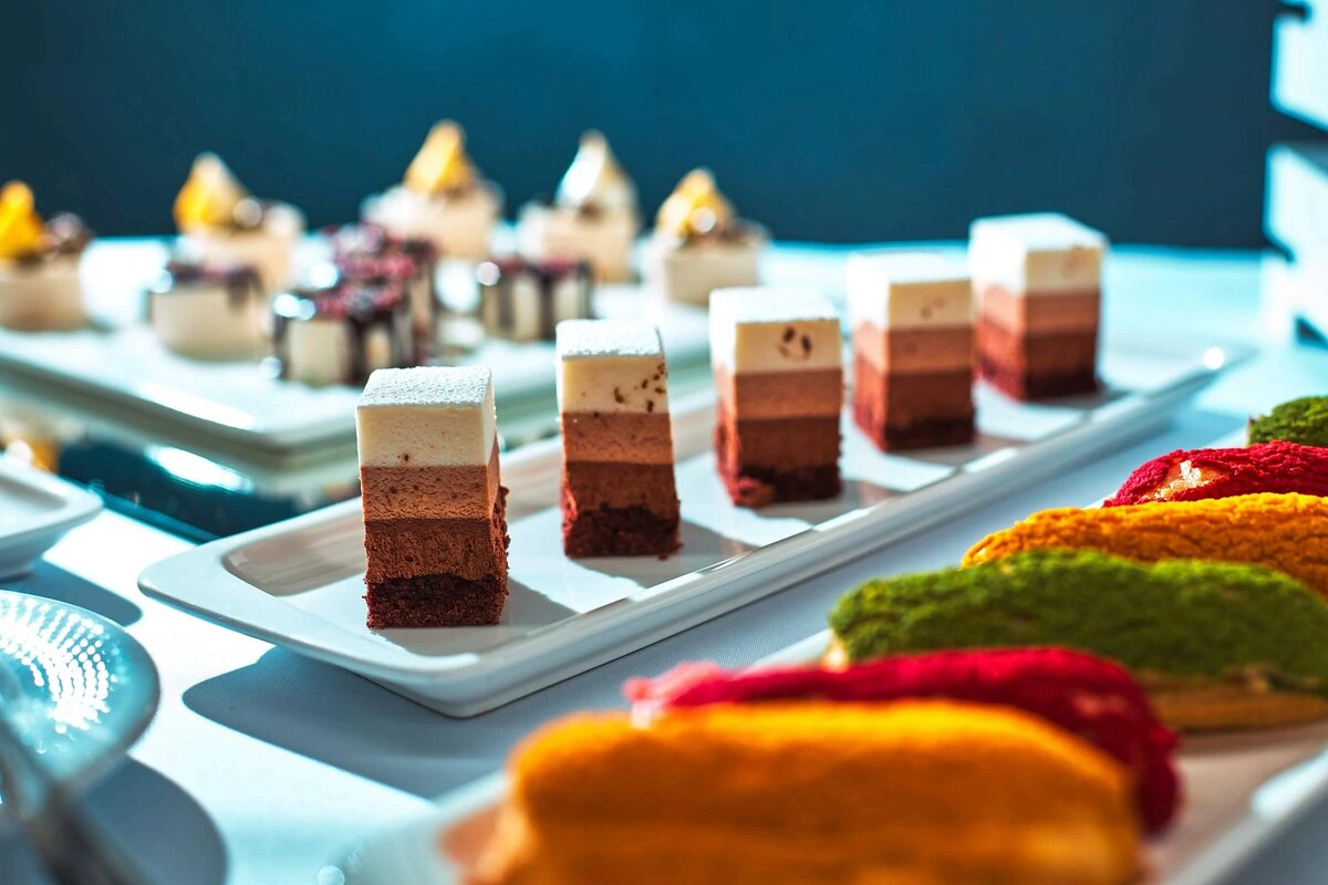 Готовые десерты на свадьбу с доставкой по Москве - shop.m-catering.ru