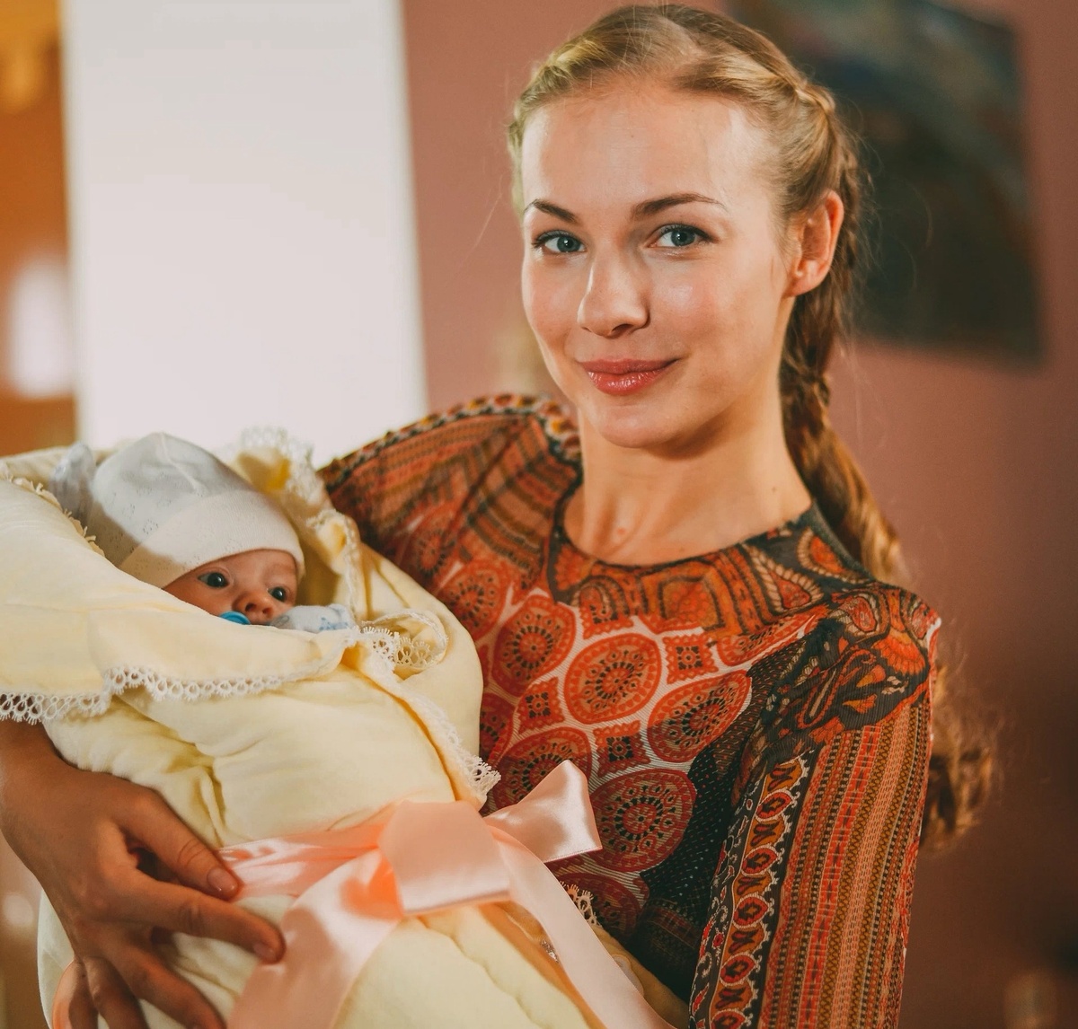 Елена Аросьева, кадр из сериала «Свидетельство о рождении»