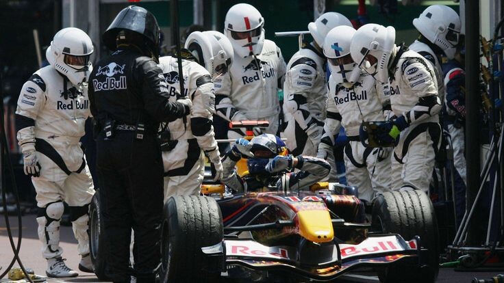 Команда Red Bull, Монако, 2005 год. Рекламная акция франшизы Star Wars 