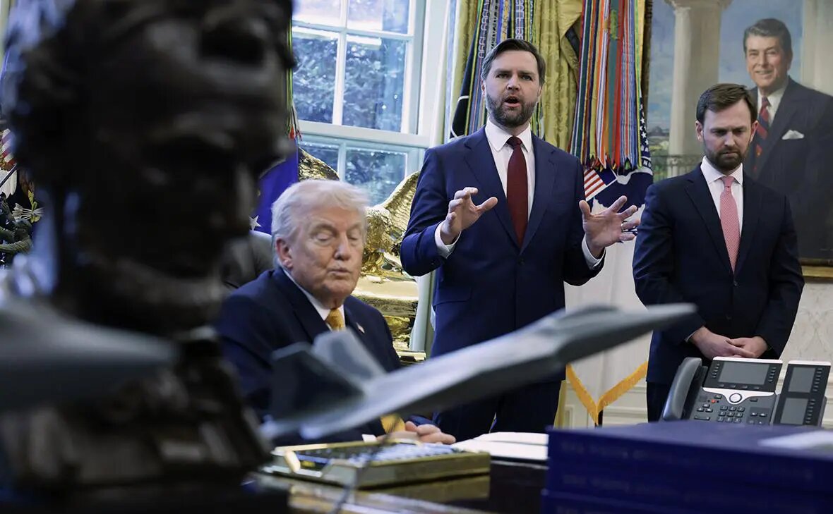    Источник: Дональд Трамп, Джей Ди Вэнс и Эндрю Фергюсон Фото: Alex Wong / Getty Images. rbc.ru Ксения Ситникова