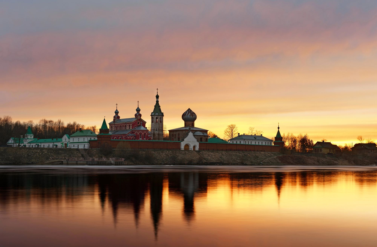 Староладожский Никольский мужской монастырь. Фото: © longtaildog / Фотобанк «Фотодженика»