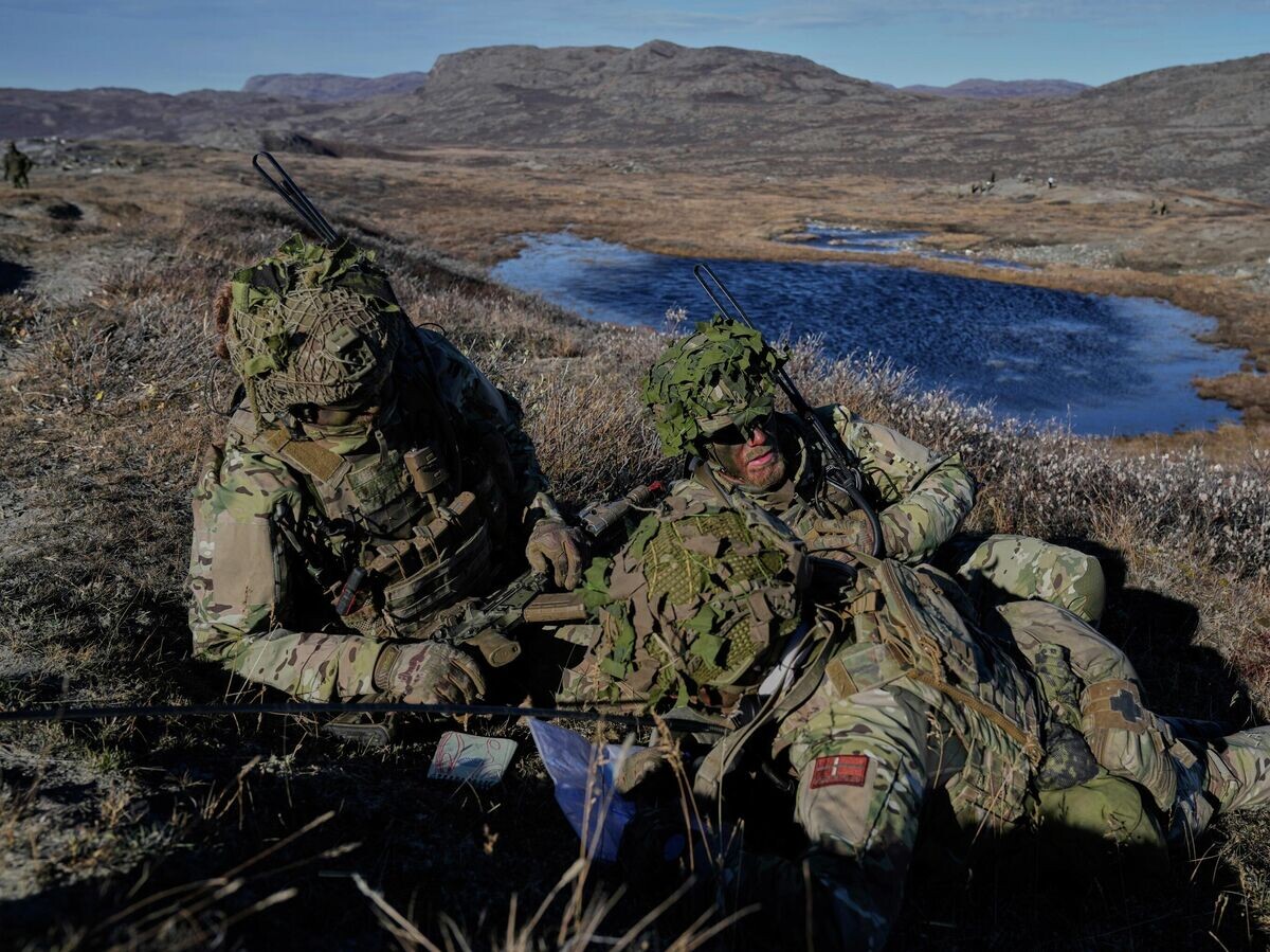    Датские военнослужащие во время учения в Гренландии | © AP Photo / Ebrahim Noroozi