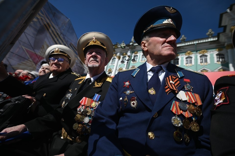    Доцент Коваленко: две пенсии в июне получат бывшие военные и силовики Алексей БУЛАТОВ