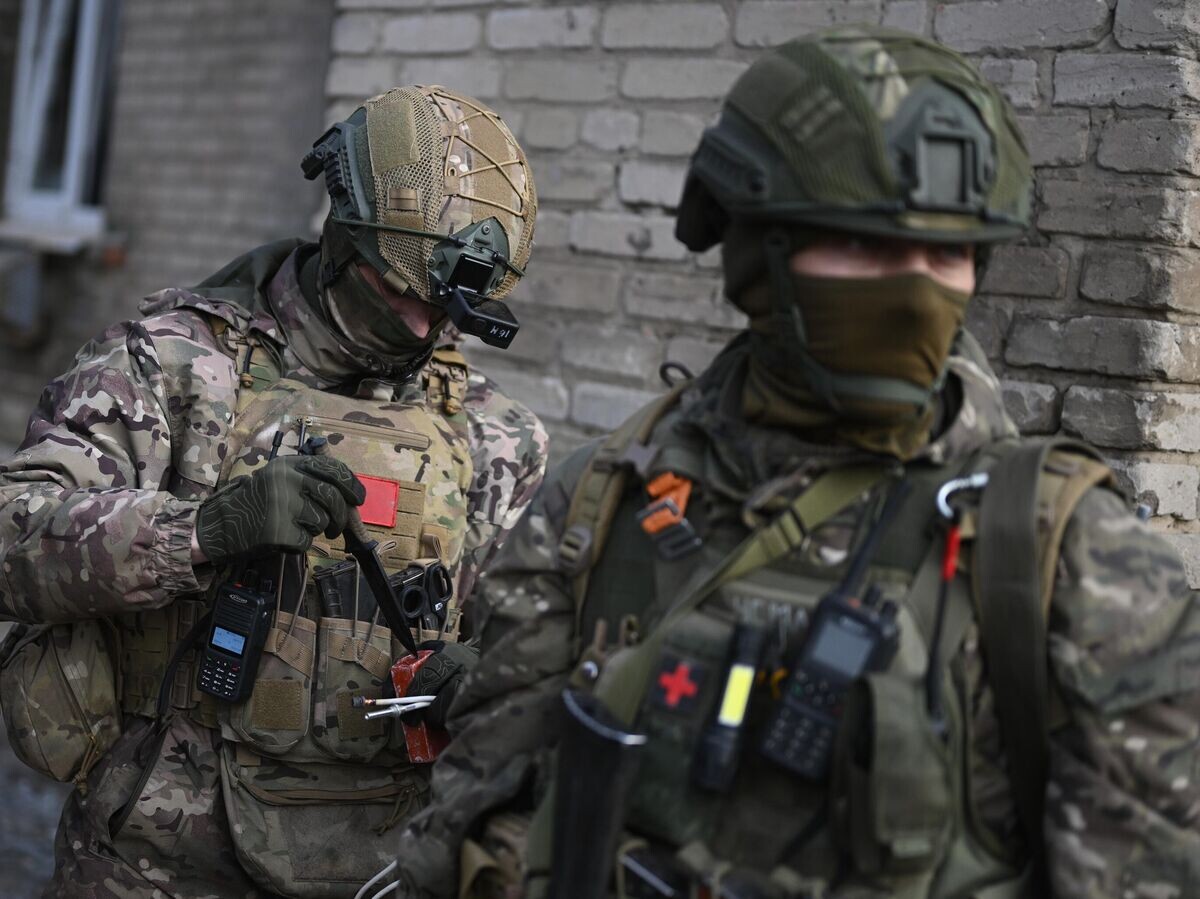    Военнослужащие инженерно-саперного полка ЦВО в Авдеевке | © РИА Новости / Станислав Красильников