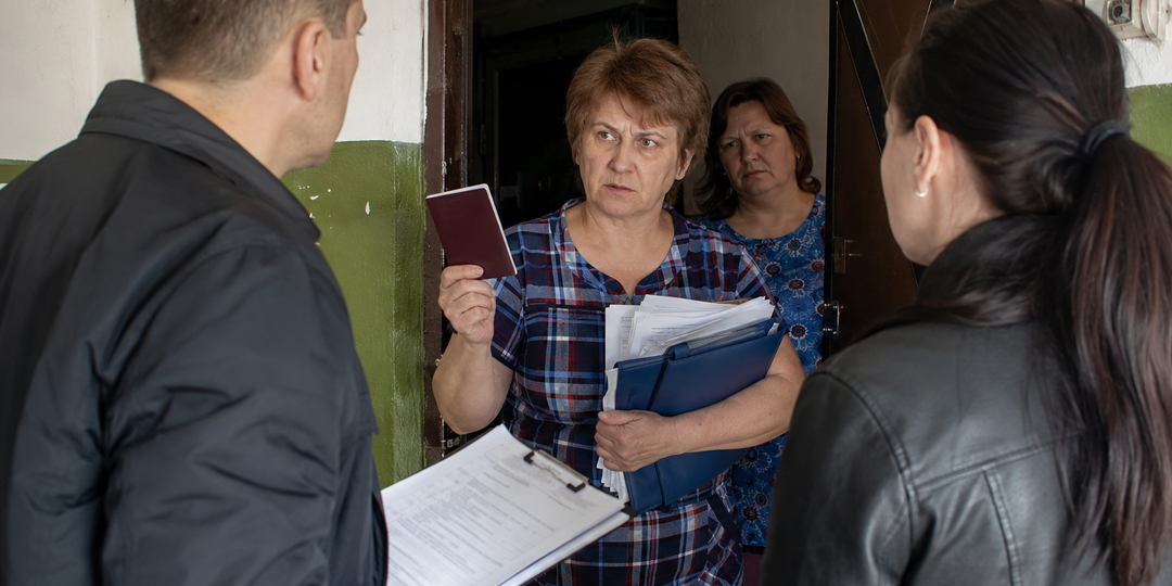Сестра дала мой адрес банку, а через месяц в дверь постучали из-за её долгов