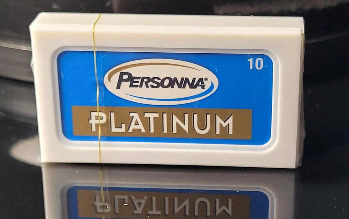   Пачка лезвий Personna на моем столе