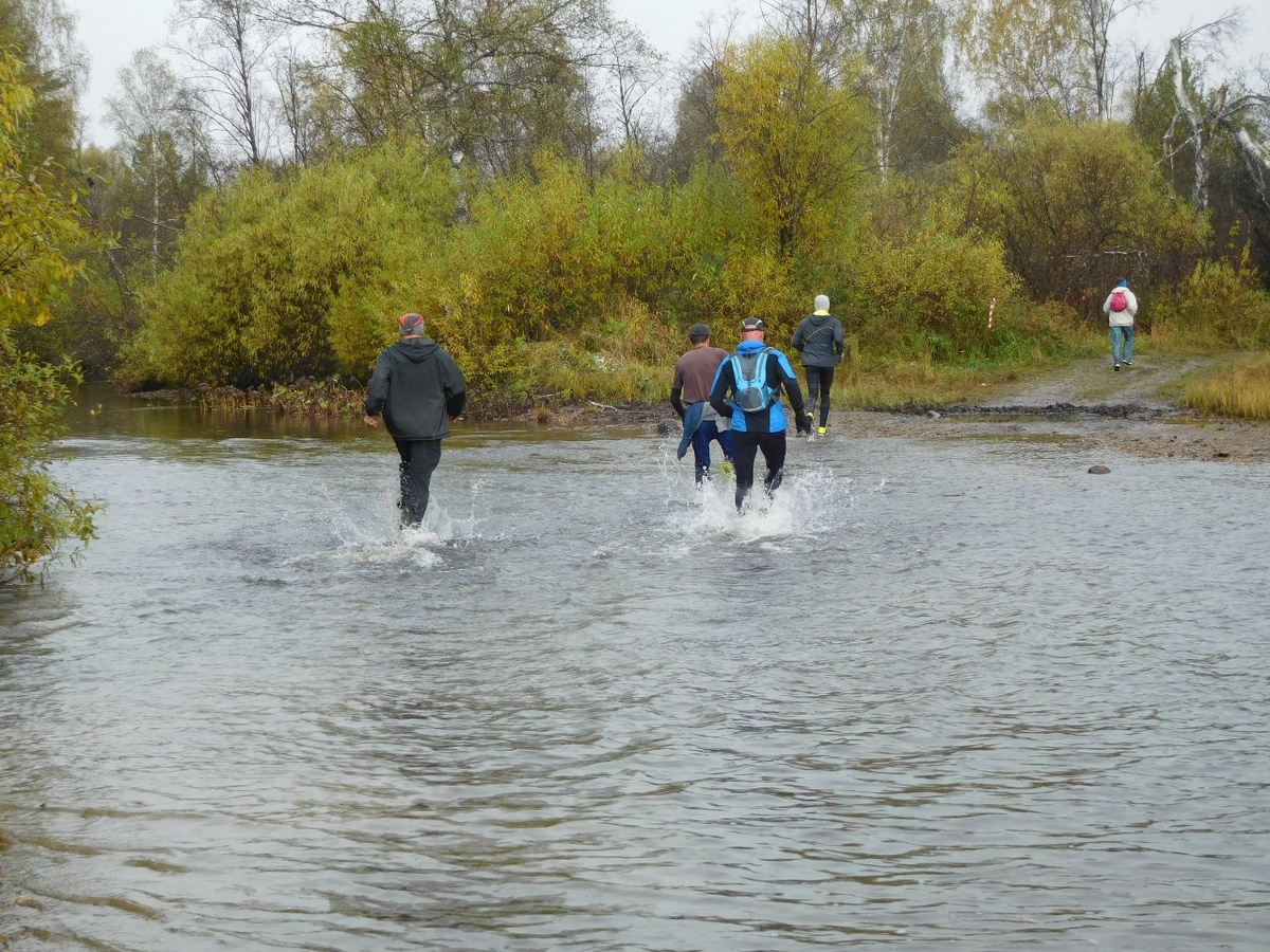 Ледяная вода врезается в ноги!