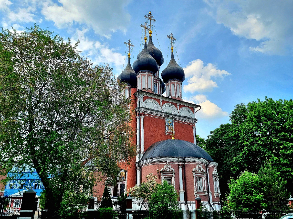 Церковь Ризоположения. Фото автора статьи.