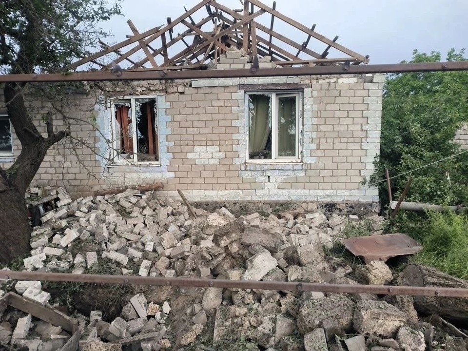    Киевские боевики атакуют мирные объекты. ФОТО: Павел Филипчук.