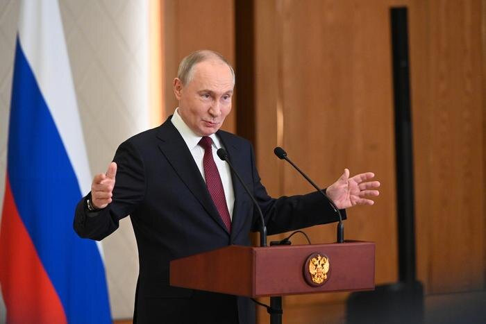Владимир Путин. Обложка © Life.ru