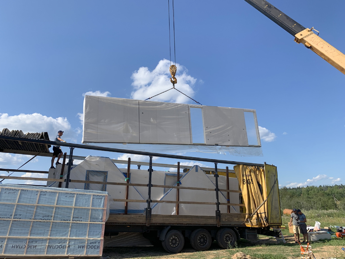 Разгрузка дома произведенного по Prefabтехнологии