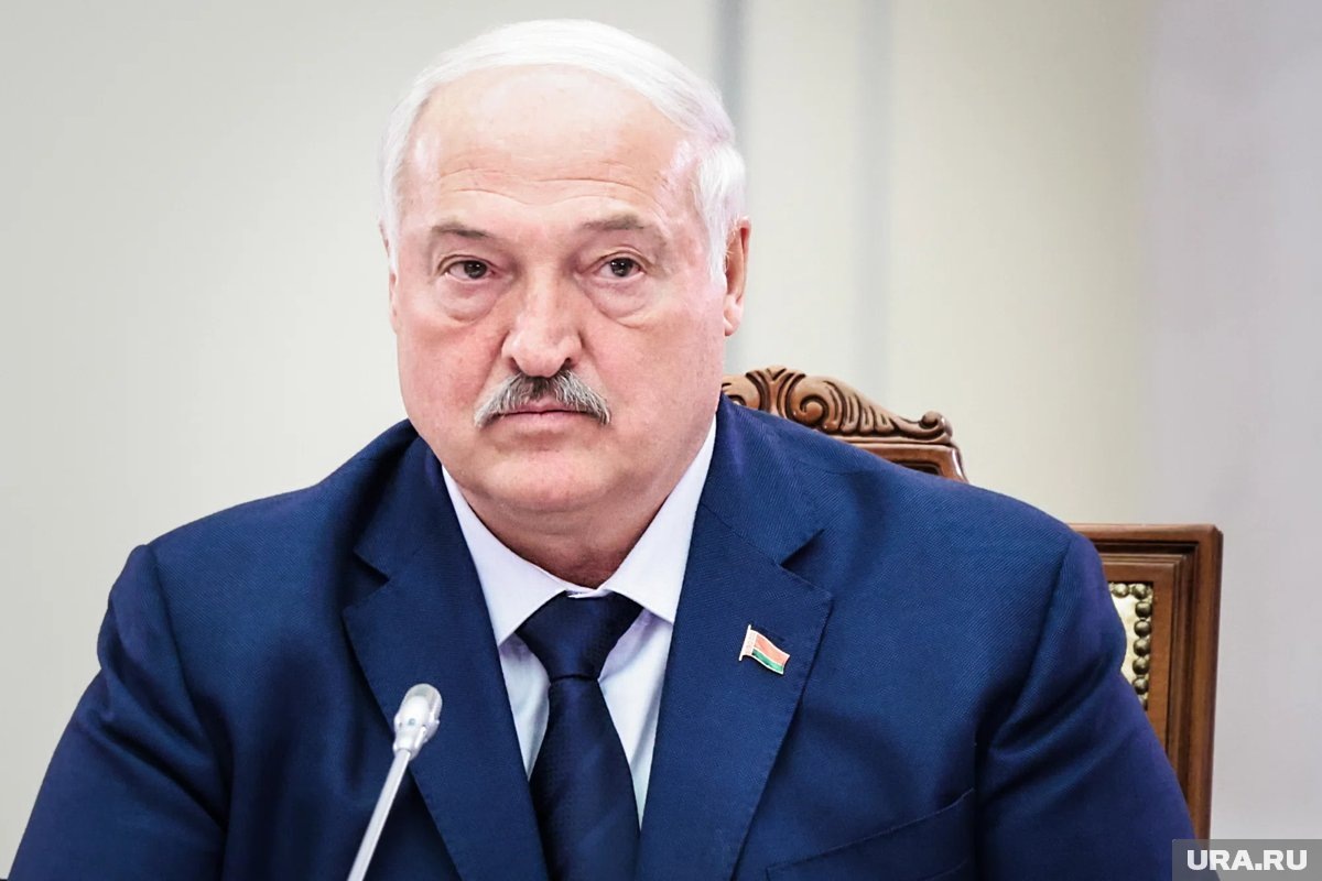    Армянскому народу нужно быть очень осторожным при выборе между Россией и Европой, подчеркнул Лукашенко