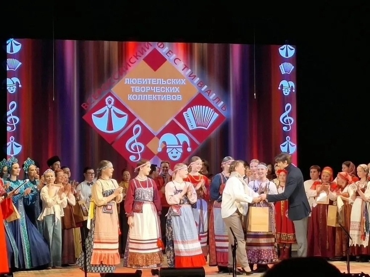     Ансамбль танца «Фейерверк» из Кировска получил грант Министерства культуры России. Фото: паблик Дома народного творчества Ленобласти.