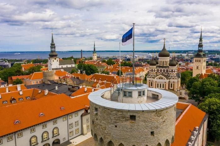 Таллин — столица Эстонии. Обложка © Shutterstock / FOTODOM / Pandora Pictures