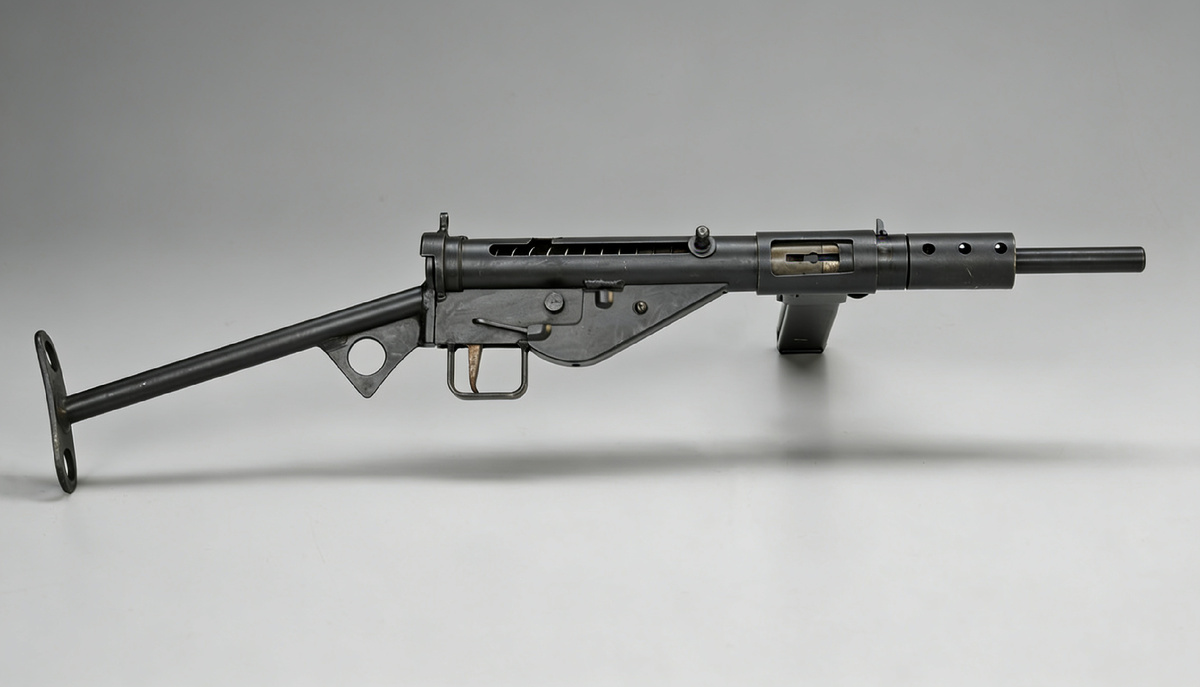 STEN Mk II — самая массовая версия пистолета-пулемёта, выпущенная тиражом более двух миллионов.