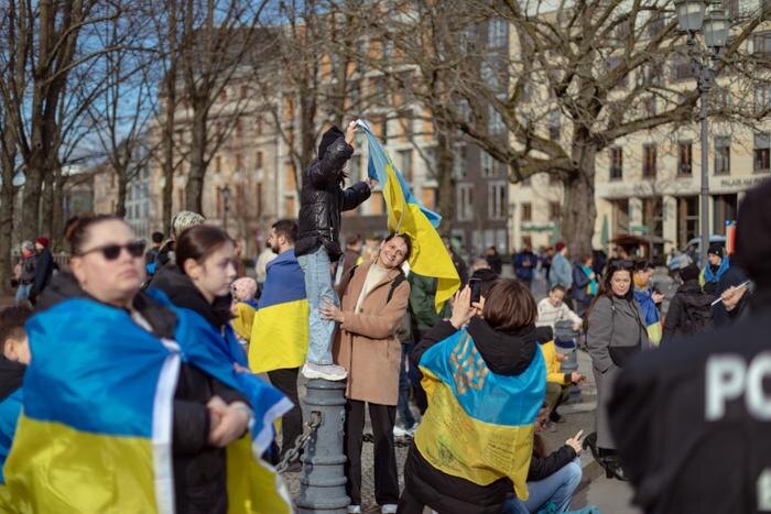 Украинские беженцы в Европе. Обложка © Shutterstock / FOTODOM / Kutsenko Volodymyr
