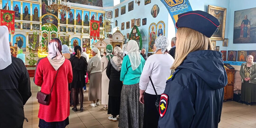 Свыше 12 тысяч южноуральцев посетили храмы в День Святой Троицы