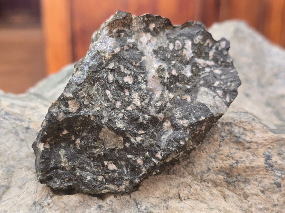 Крупнопорфировый базальт, Алайский хр., р. Чачме