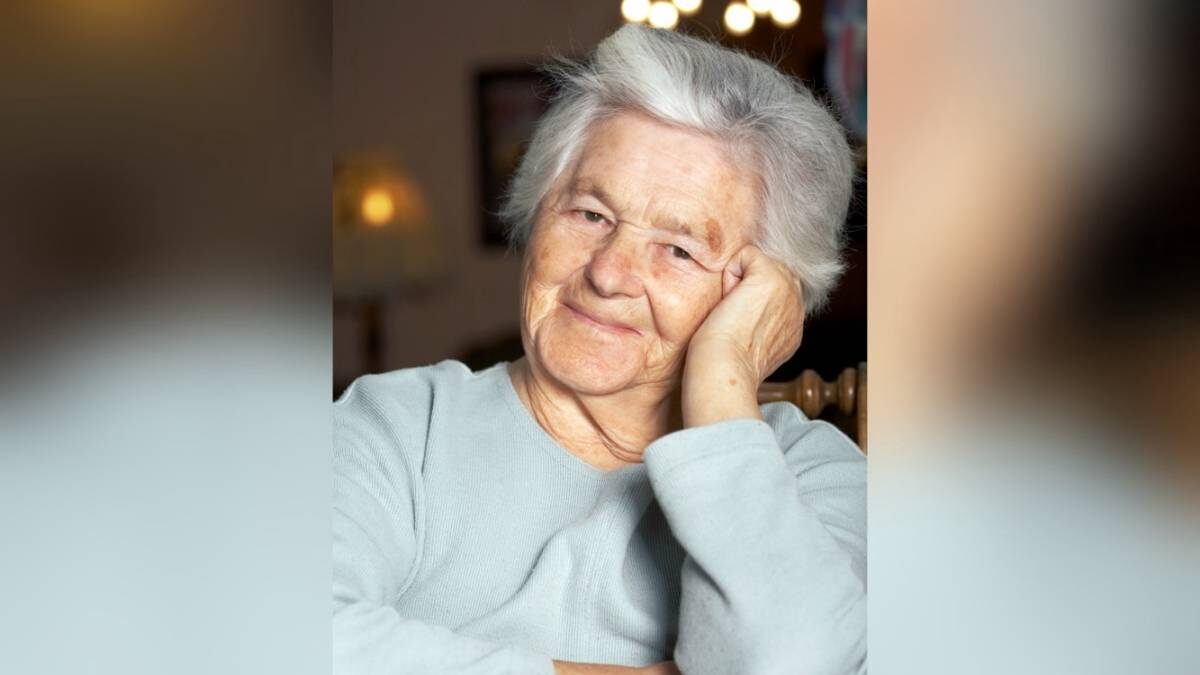    Пожилые люди больше других нуждаются в безопасности, комфорте и живом общении / Фото: Shutterstock