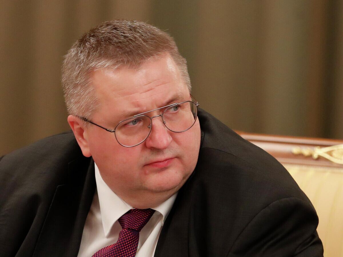    Заместитель председателя правительства РФ Алексей Оверчук перед началом заседания правительства РФ© РИА Новости . Дмитрий Астахов