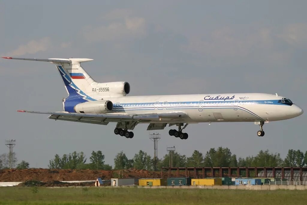 Самолет Ту-154 авиакомпании «Сибирь». Фото: Alex Pereslavtsev / Wikimedia Commons