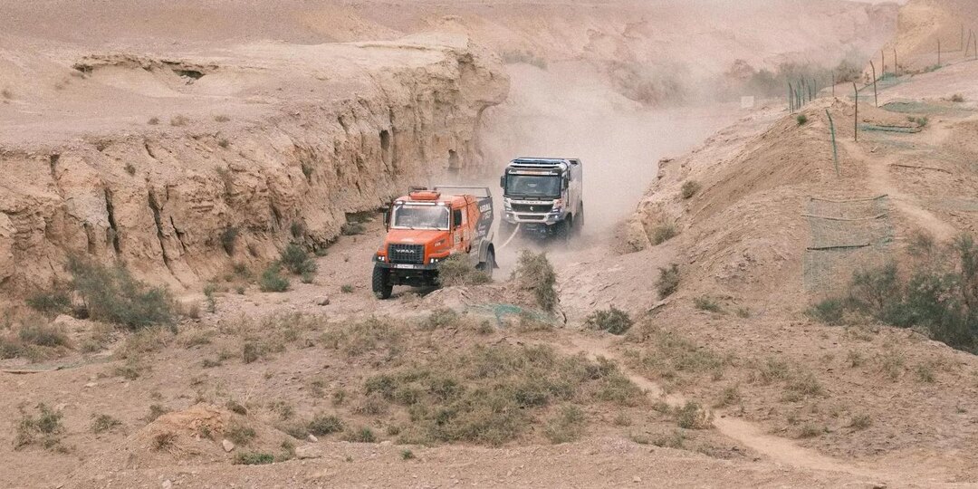 Гонщики URAL MOTORSPORT пришли на помощь соперникам в ралли Taklimakan