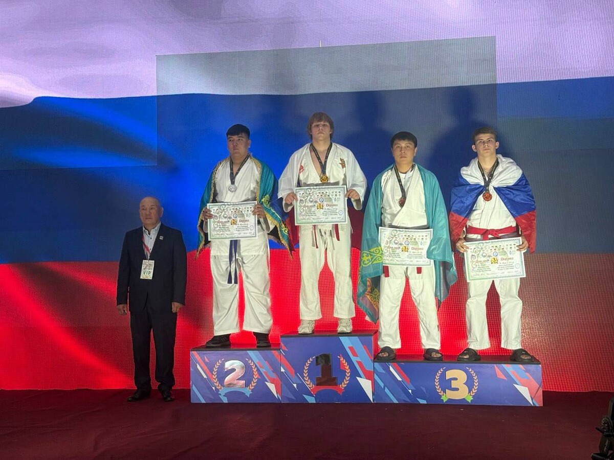 Наш богатырь - Илья, только не Муромец, а Куницкий на самом почетном месте!
