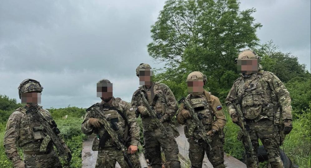 Слышишь, мама, дождь стучит по крыше
