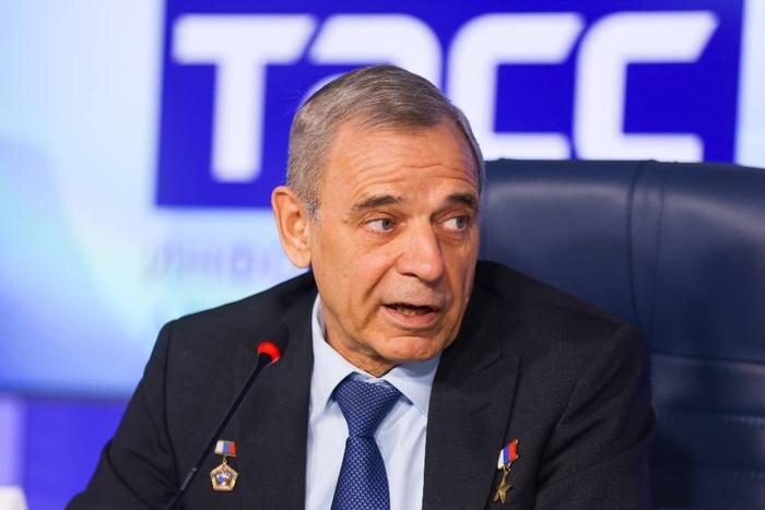 Михаил Корниенко. Обложка © ТАСС / Павел Селезнев