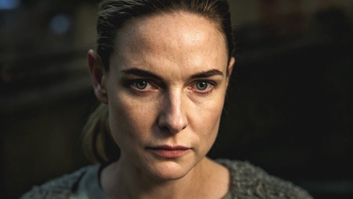    Кадр из сериала «Укрытие», создатель Грэм Йост, Apple TV+