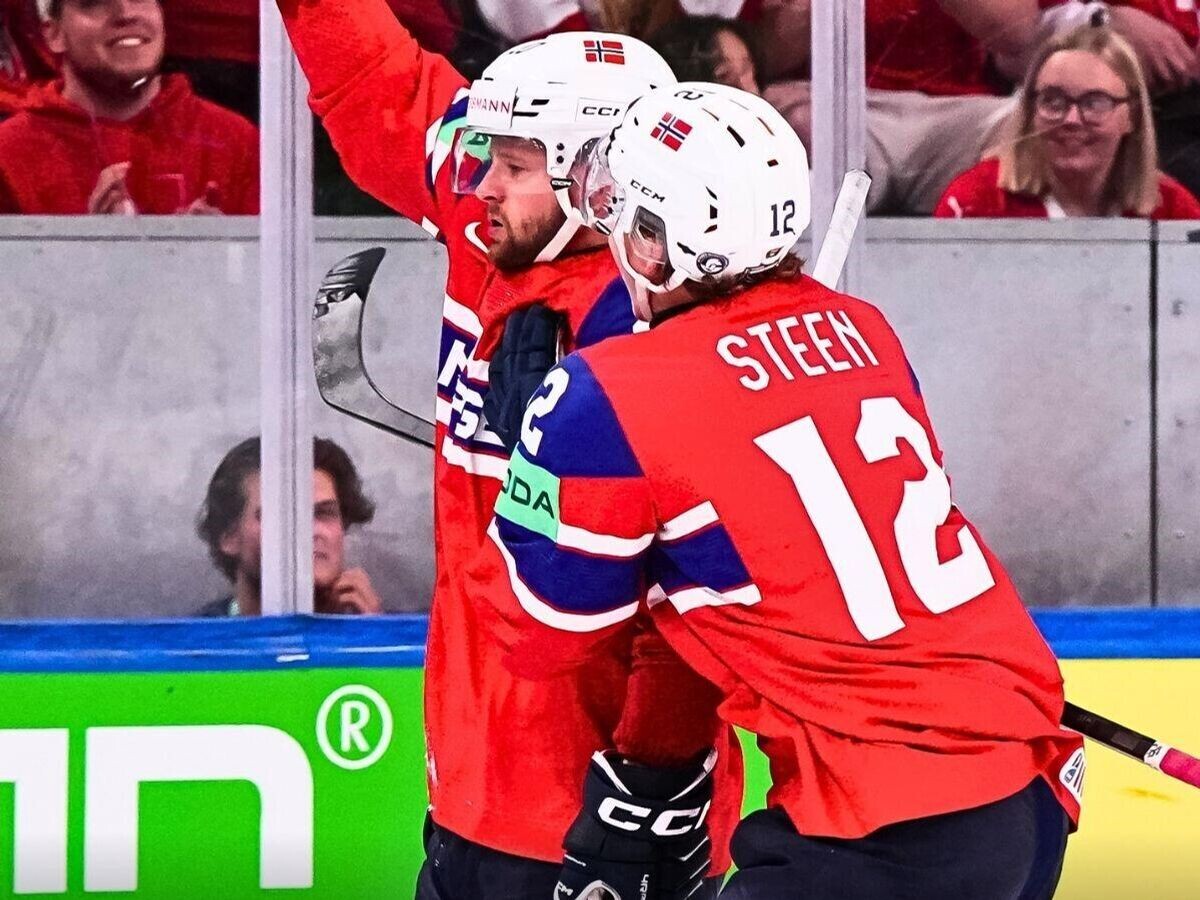    Хоккеисты сборной Норвегии | © Соцсети IIHF
