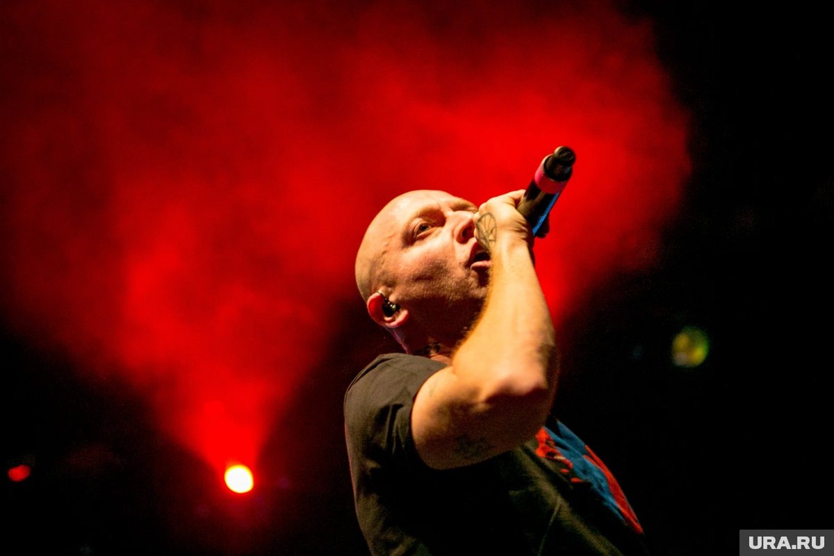     Oxxxymiron* также появился к новом клипе SHAMAN