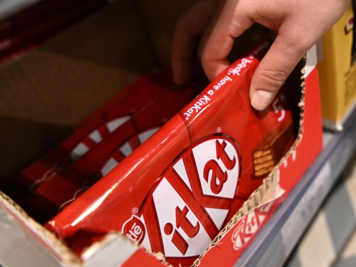    Шоколад KitKat на полке одного из магазинов в Москве© РИА Новости . Павел Бедняков
