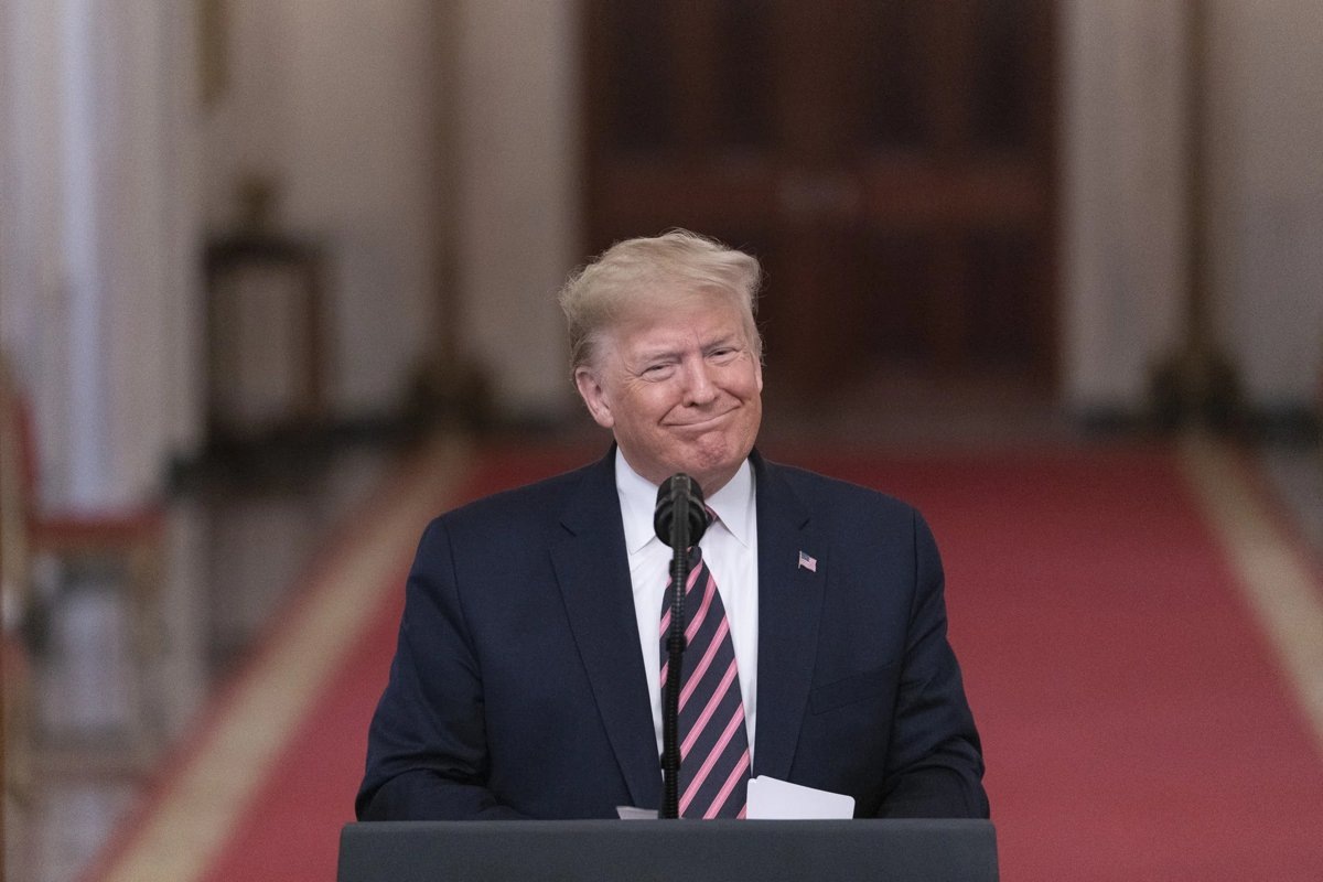    Трамп показал, как будет выглядеть новая крыша Белого дома