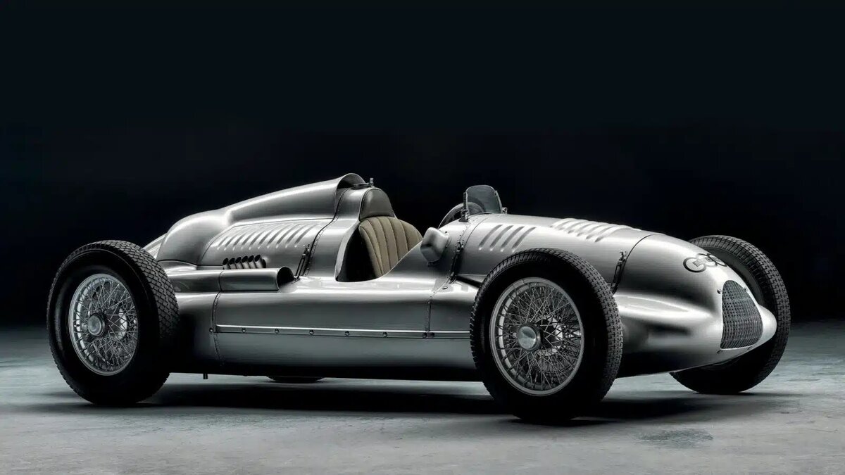 Тщательная реставрация от «C&G» оригинального «D-Type», который водили Нуволари и Мюллер, демонстрирует высокое качество инженерных разработок «Ауто-Униона»
