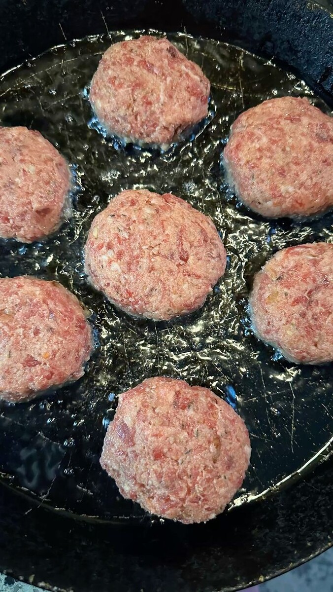 с соусом вообще вкус😋(ну, если не думать что там в составе)