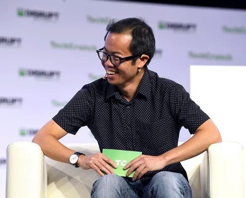 Художник KC Green, известный по культовому мему «This is fine», объявил о достижении соглашения с AI-стартапом Artisan. Конфликт возник после того, как компания использовала модифицированную версию его иллюстрации в рекламной кампании своего AI-ассистента Ava.

Источник изображения: TechCrunch