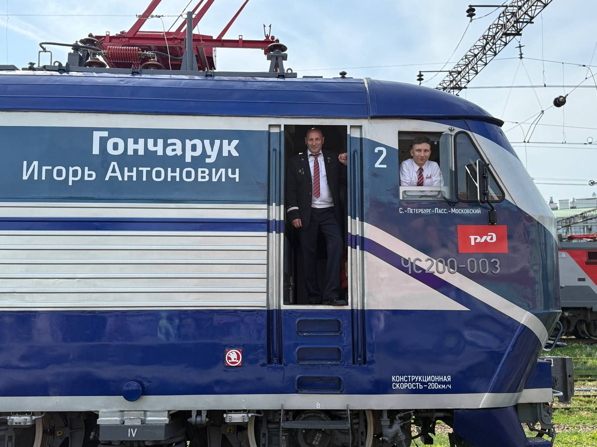 Фото: Октябрьская магистраль