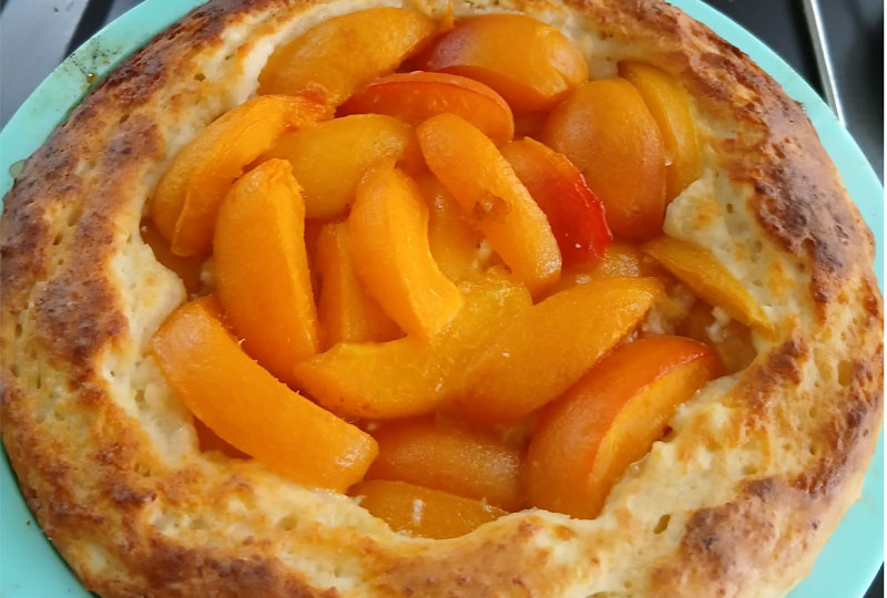 Открытый пирог с абрикосами