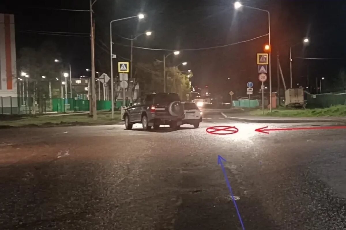    Водитель «Ниссана» спровоцировал жесткое ДТП на перекрёстке в Елизове