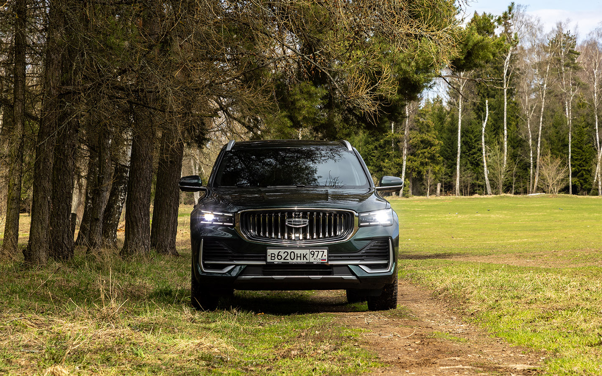 Передняя часть Geely Monjaro для российского рынка после обновления