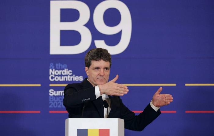 Обложка © ТАСС / EPA / ROBERT GHEMENT