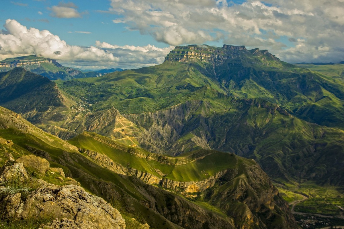 Седло гора. фото: https://ru.wikipedia.org/wiki/Дагестан