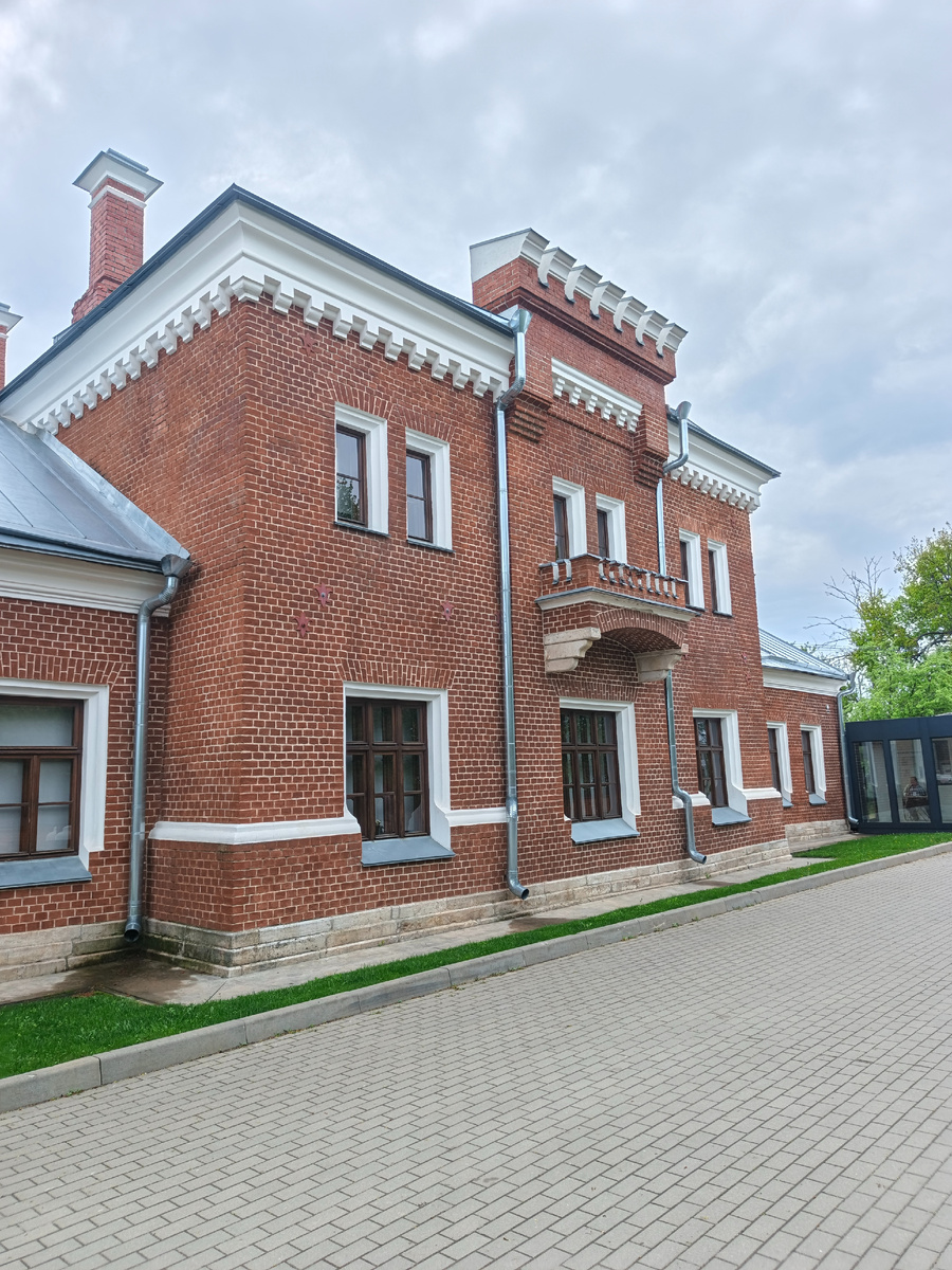 свитский корпус