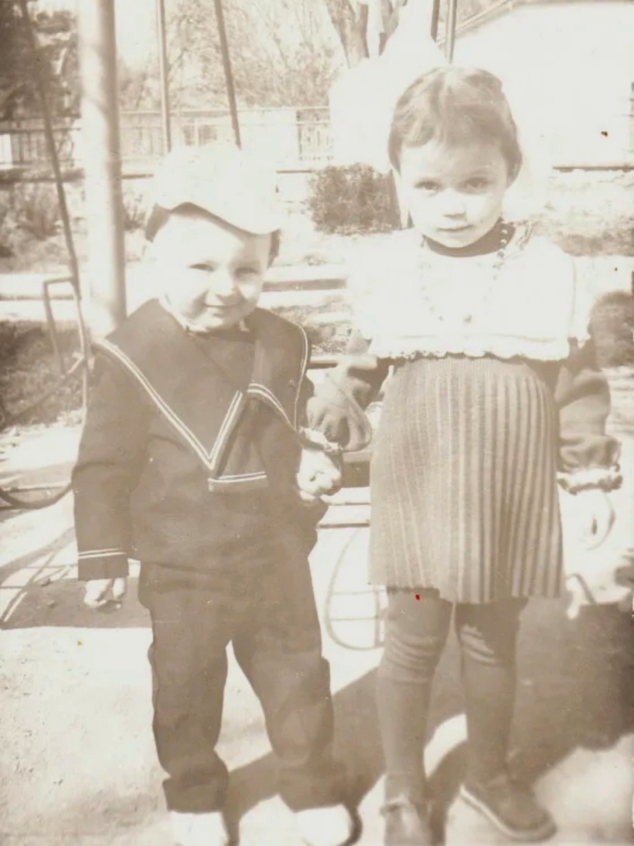 Мы с двоюродным братом. Росли как родные