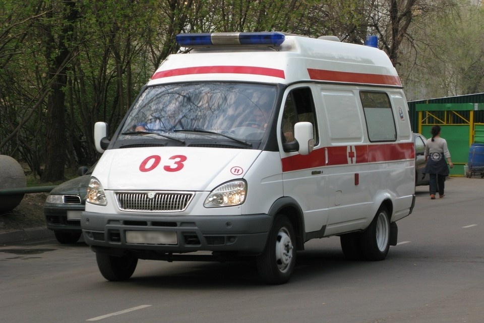    14-летний подросток получил травмы при попытке спуститься по стене дома. Дмитрий ПОЛУХИН